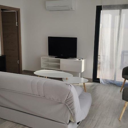 Jolie petite maison à 50 mètres de la plage Agde Extérieur photo