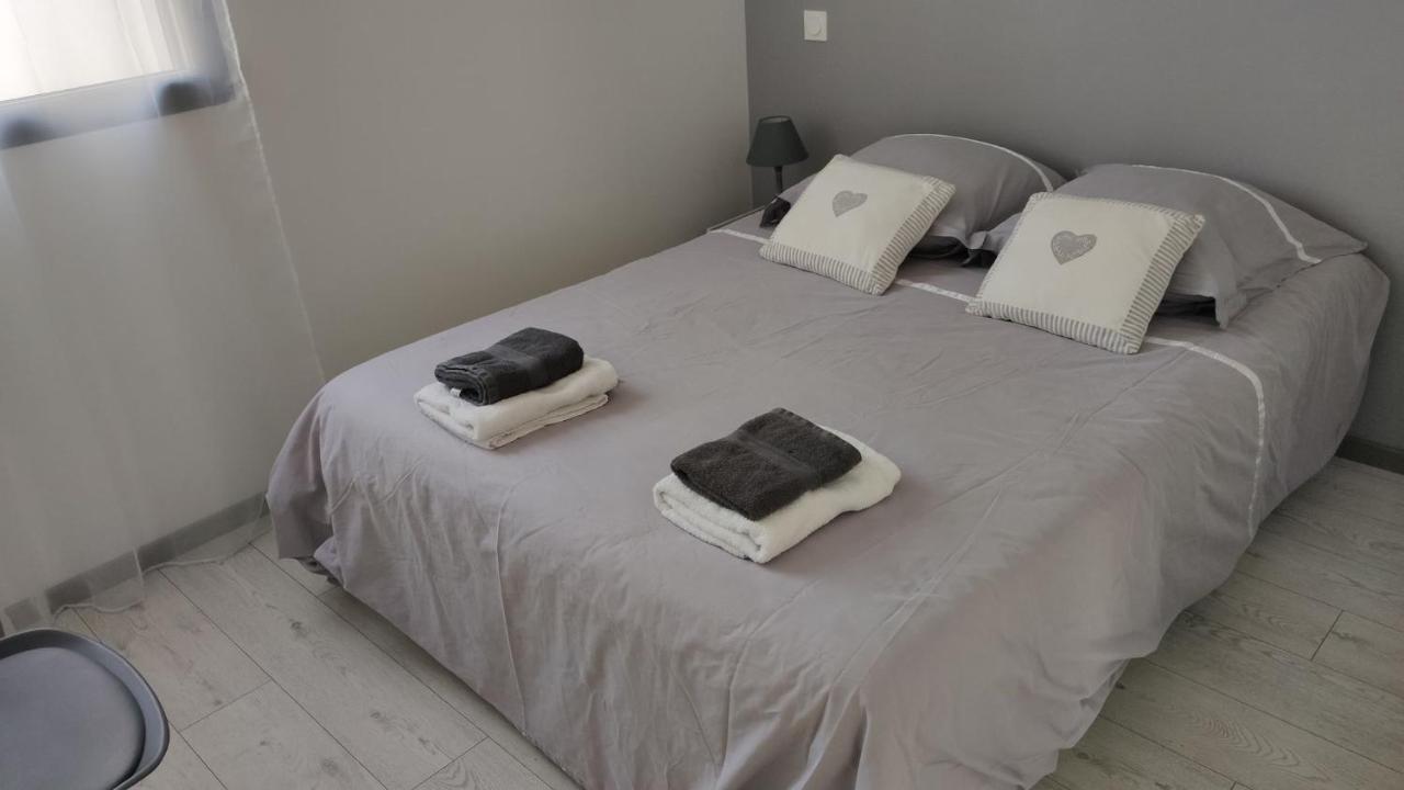 Jolie petite maison à 50 mètres de la plage Agde Extérieur photo